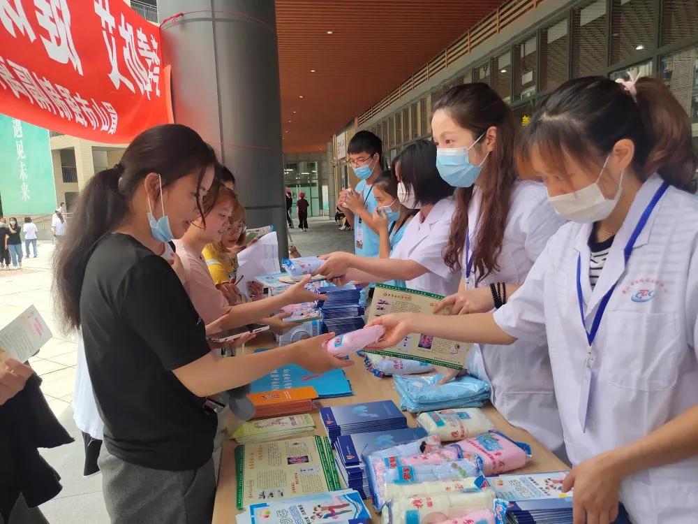 官方回应小学强制六年级转校区事件，原因与措施揭秘